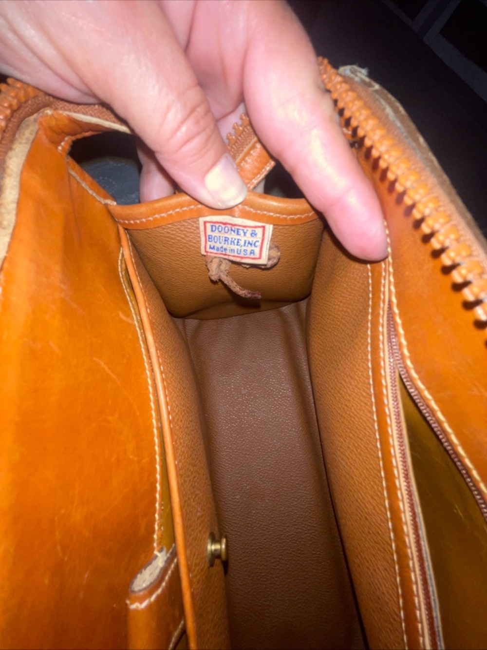 Vintage Dooney & Bourke AWL Green Tan Leather Crossbody Handle - Picture 10 of 17